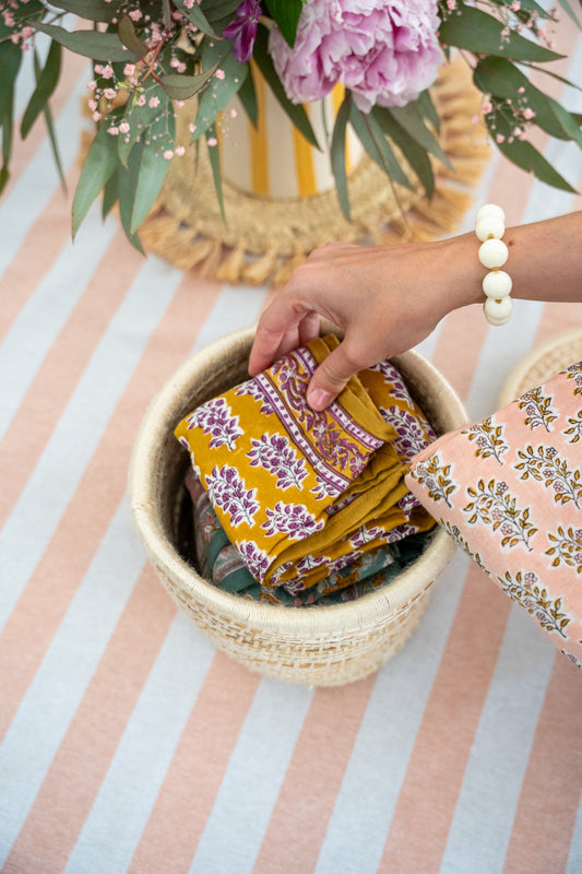 Boîte en fibre végétale – broderie ajourée en laine