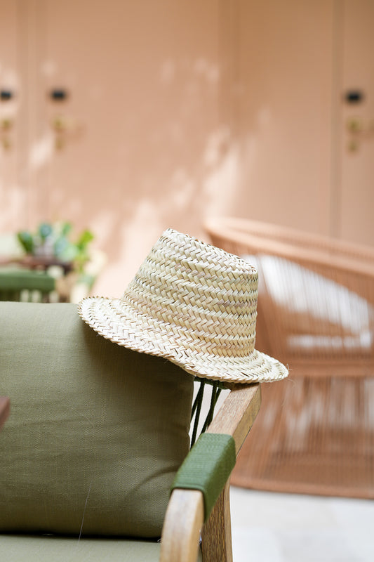 Chapeau enfant en feuilles de palmier