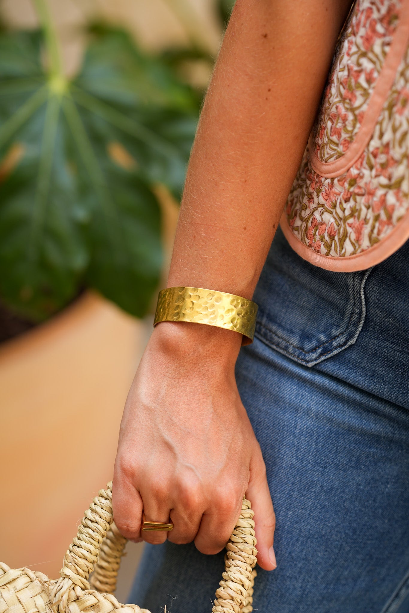 Bracelet martelé en laiton doré – 3 tailles disponibles