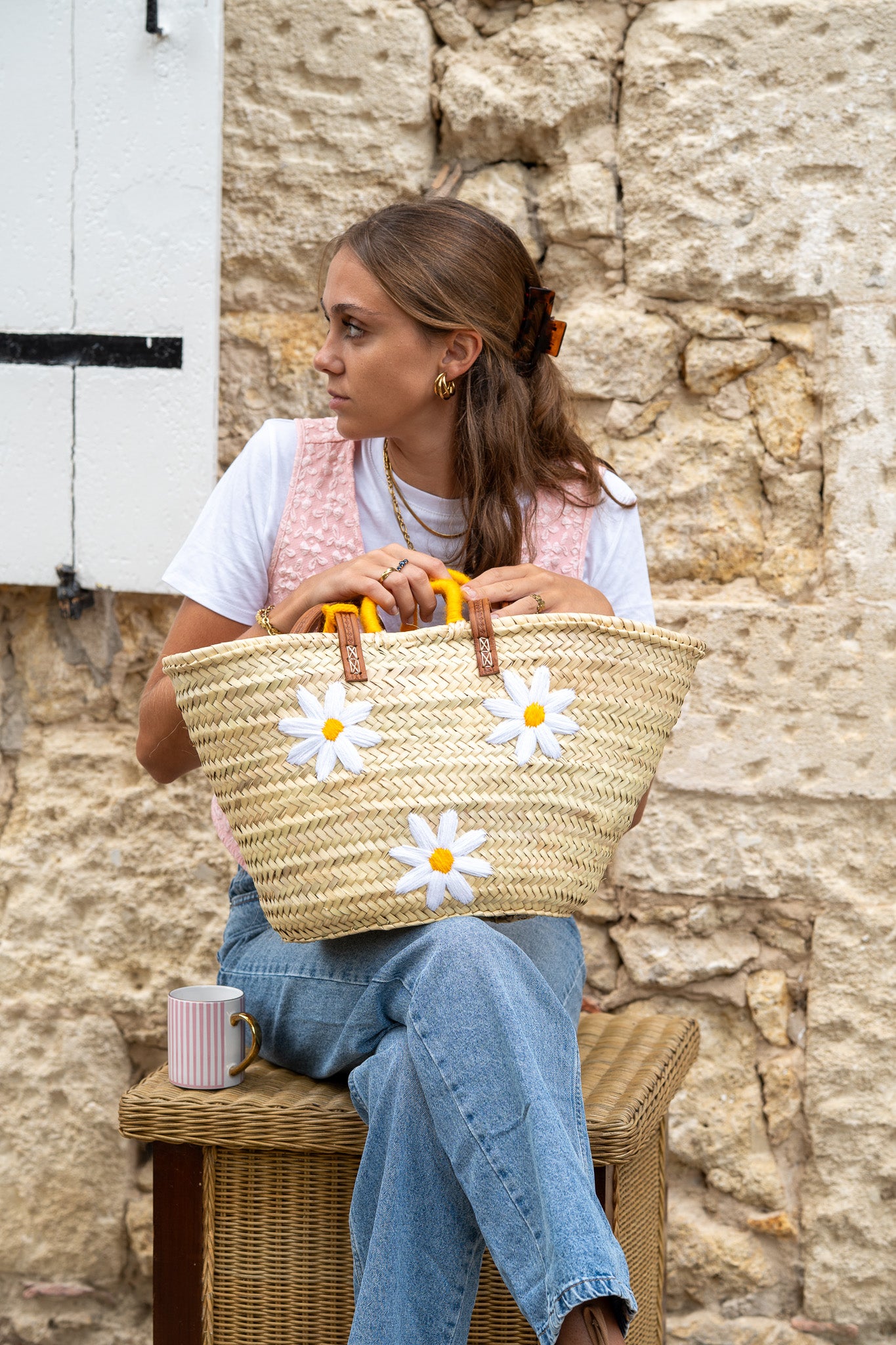 Panier marguerites brodé à la main