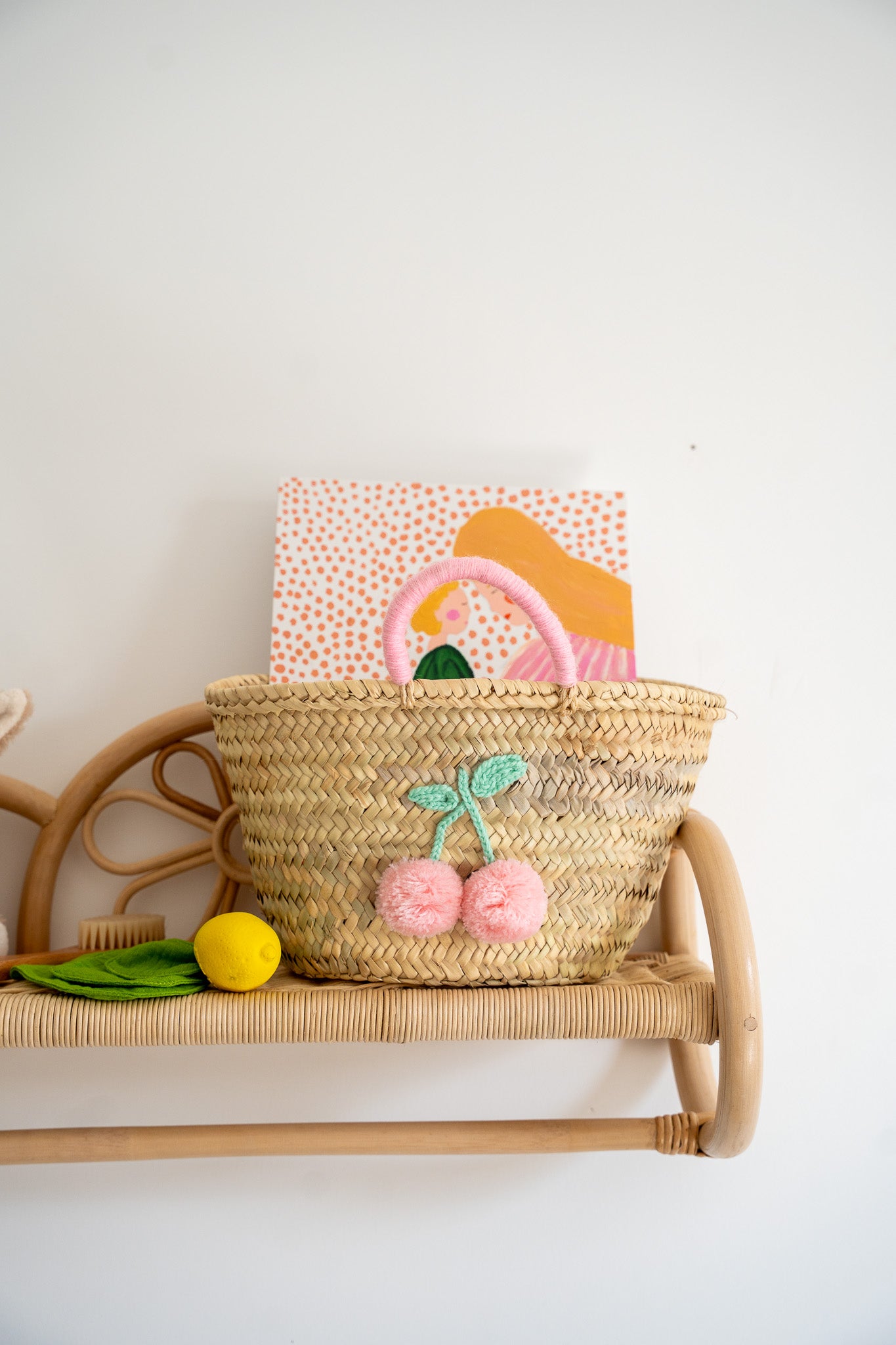 Panier enfant cerise – broderie en laine