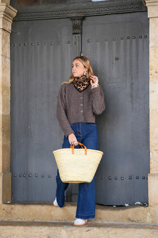 Panier en osier à lanières en cuir