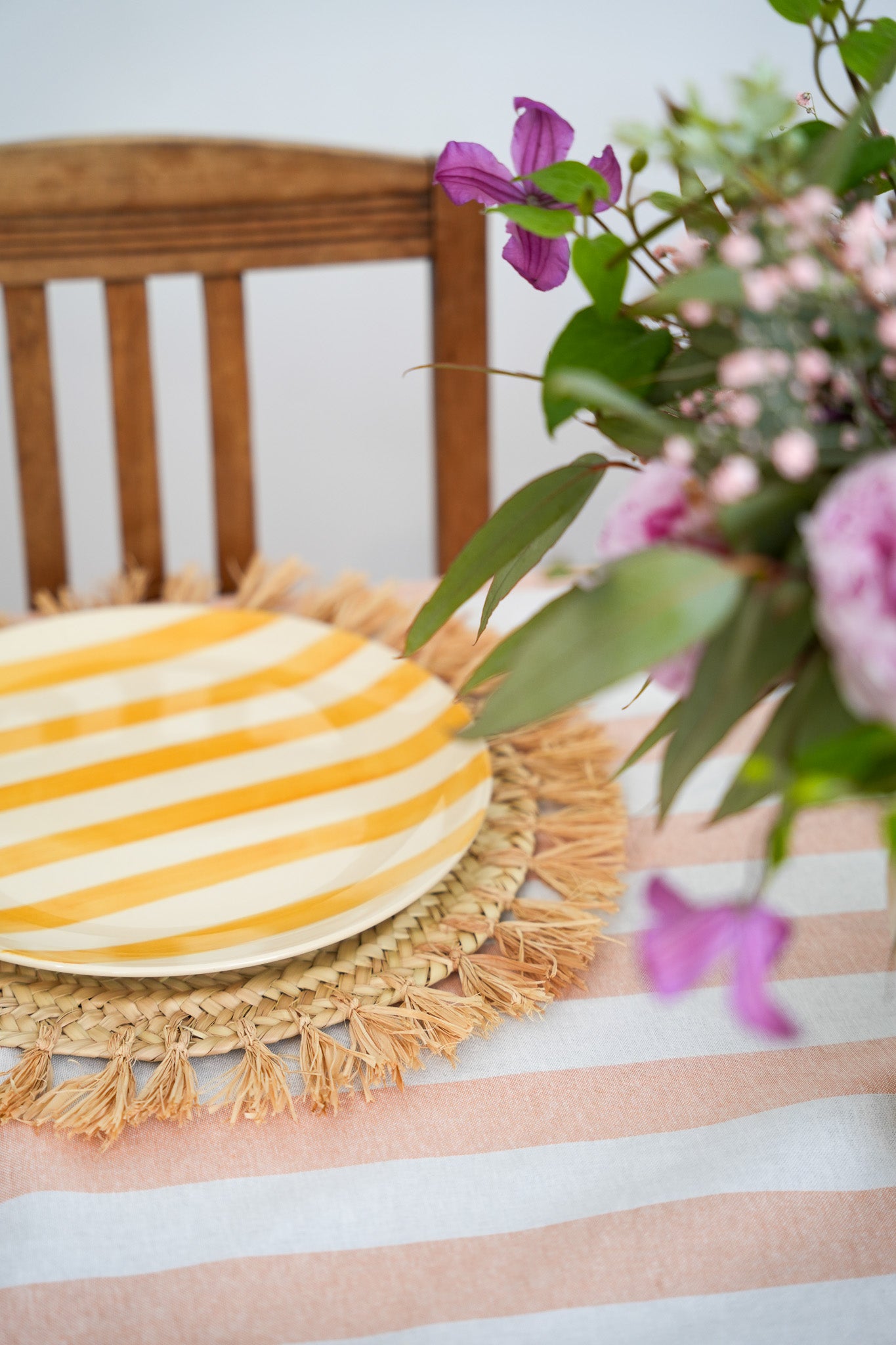 Set de table rond en palme – finition franges en raphia