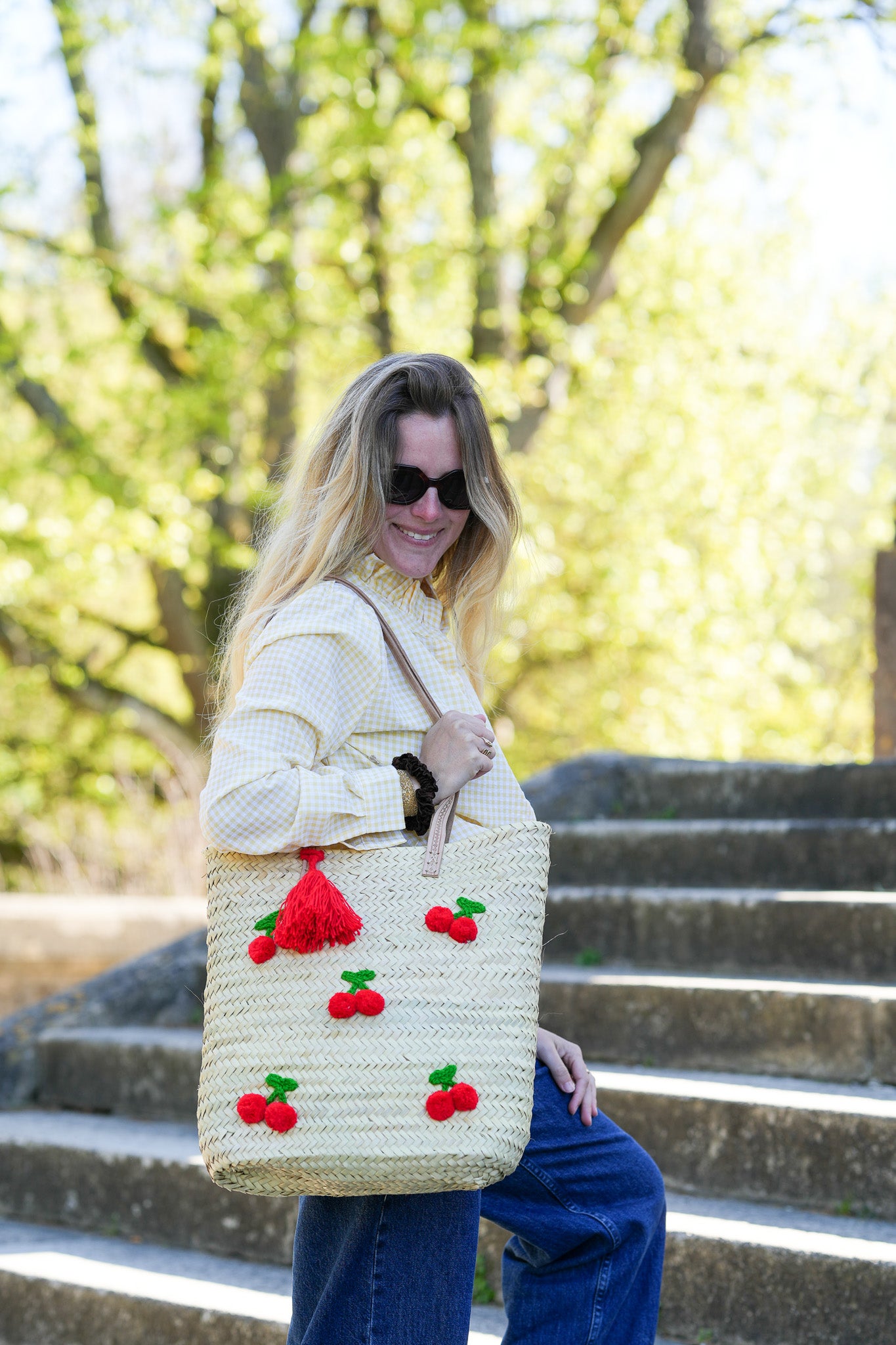 Sac cerises brodé à la main