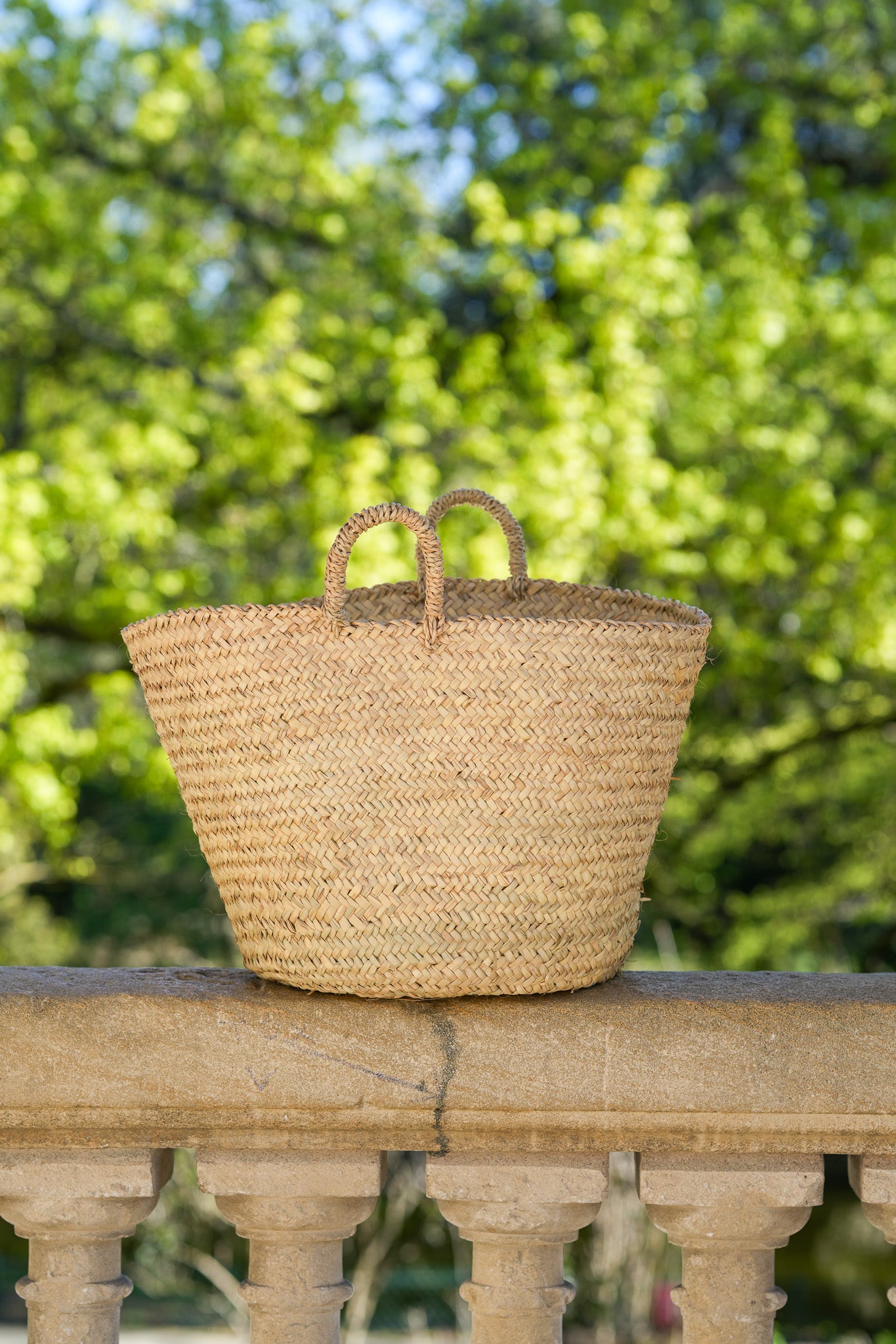 Grand panier de marché en osier naturel
