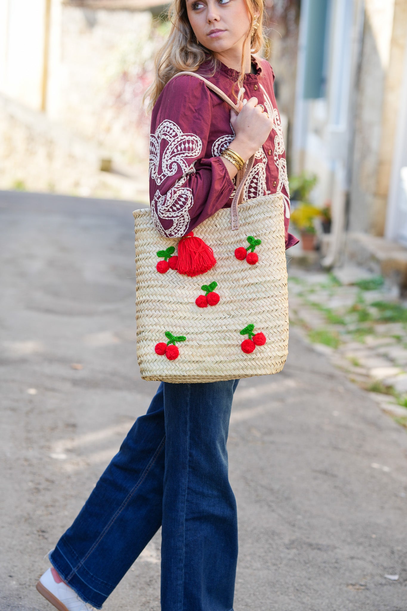 Sac cerises brodé à la main