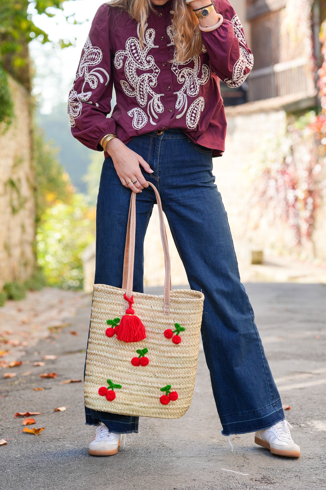 Sac cerises brodé à la main