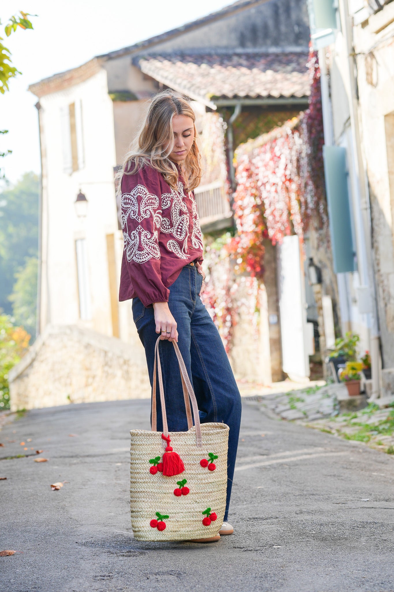 Sac cerises brodé à la main